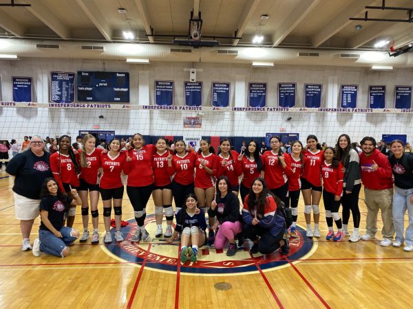 Volleyball Shines at IHS